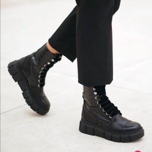 Alohas can can combat boot in black croc